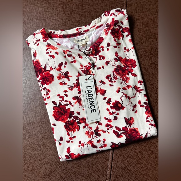 NEW L'AGENCE ressi fitted tee in black/red baroque floral - Picture 8 of 10